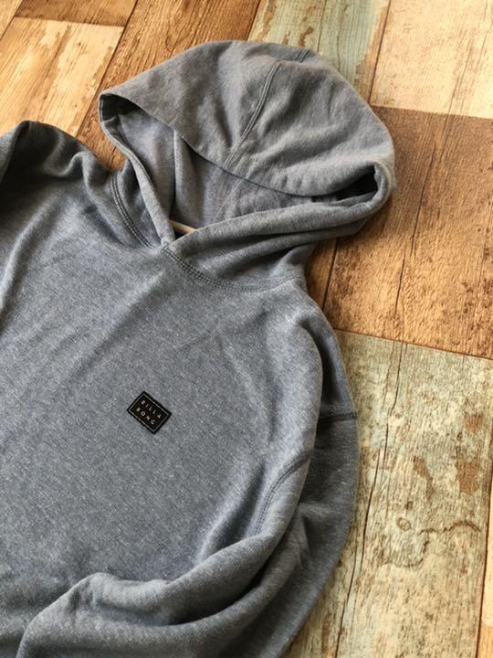 BILLABONG/ビラボン薄手パーカー 160cm - メルカリ BILLABONG/ビラボン薄手パーカー 160cm - メルカリ