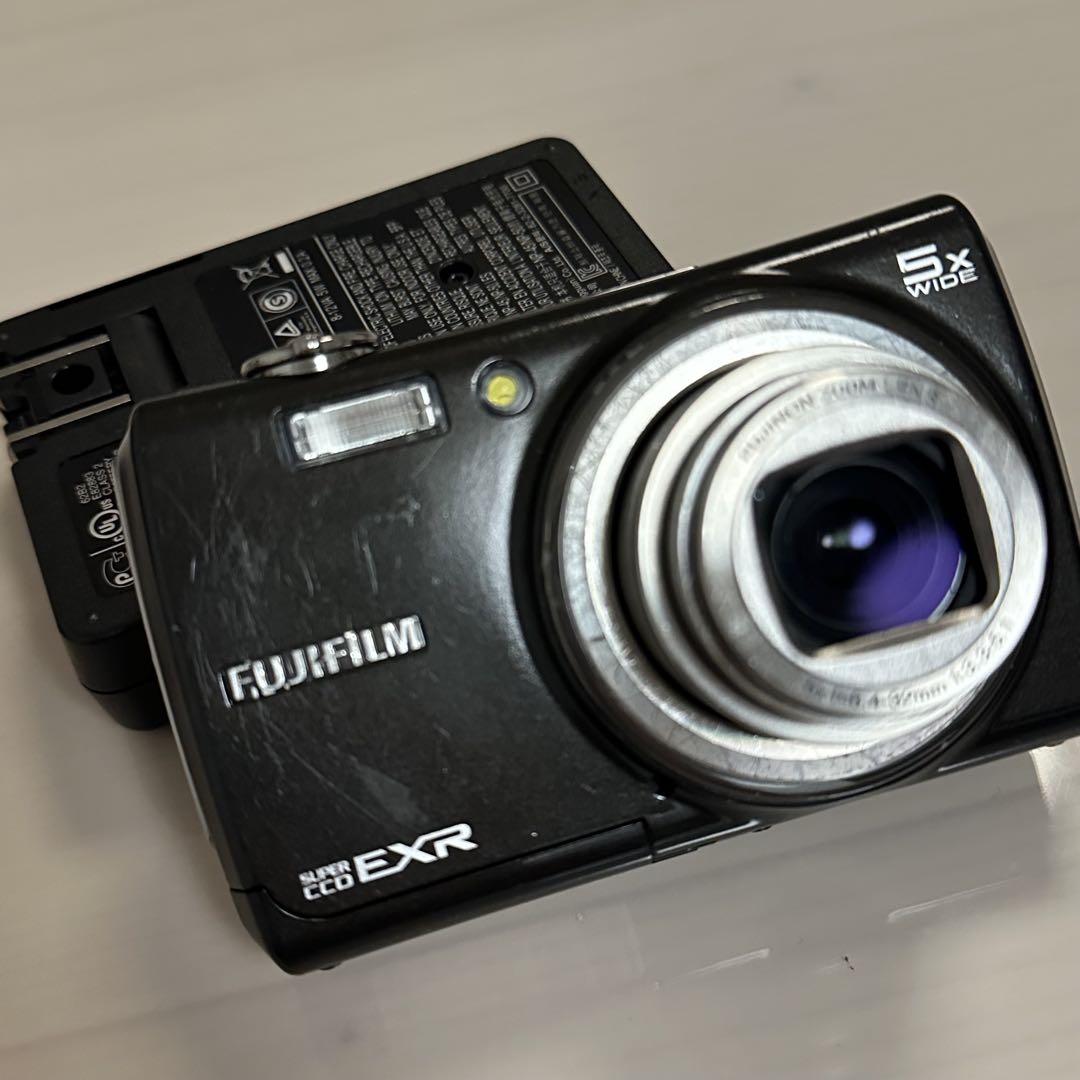 fujifilm finepix f200exr カメラ
