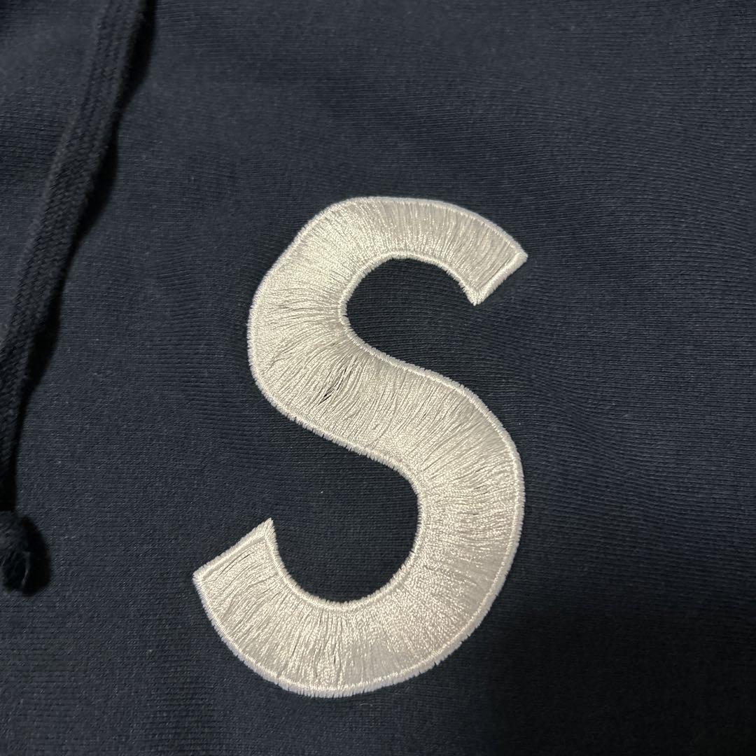 Supreme Sロゴネイビー パーカー フード付き - メルカリ