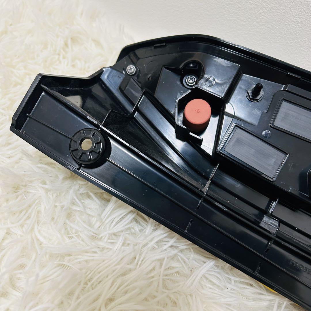 ☆N-BOXカスタム☆JF5 JF6 純正 右側テールレンズ テールランプ