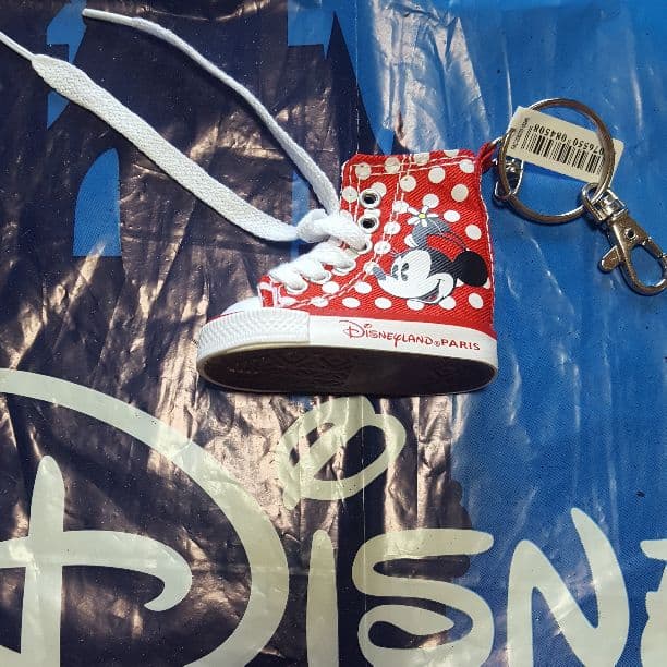 メルカリ フランス パリディズニーランド限定キーホルダー 可愛い レア ディズニー 3 000 中古や未使用のフリマ