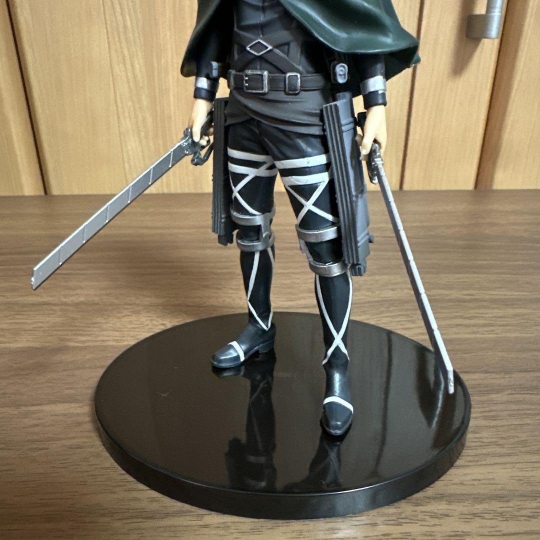 エレン　リヴァイ　フィギュア