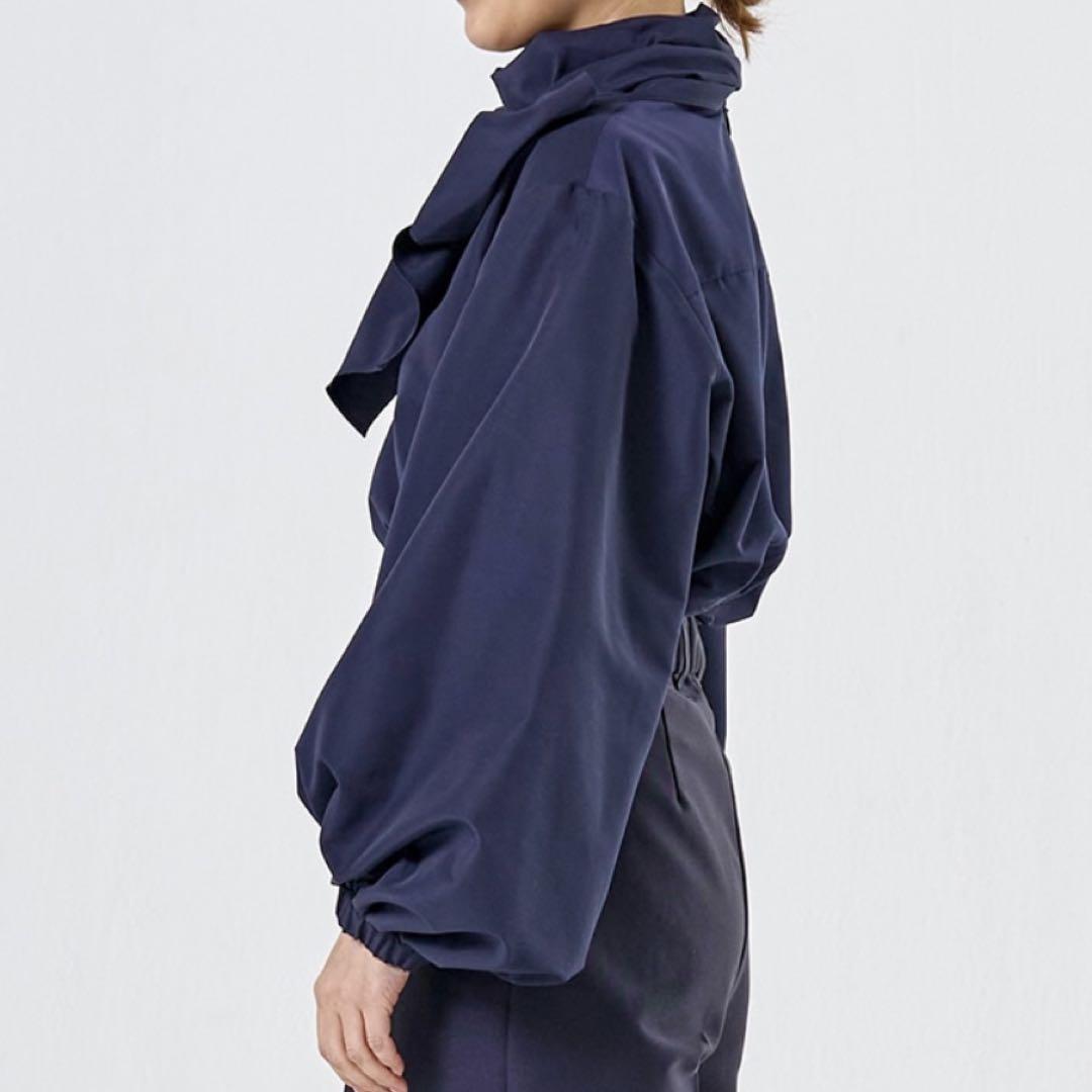 【yori】ヨリ　リボンパフブラウス　ネイビー　新品 yori】ヨリ リボンパフブラウス ネイビー