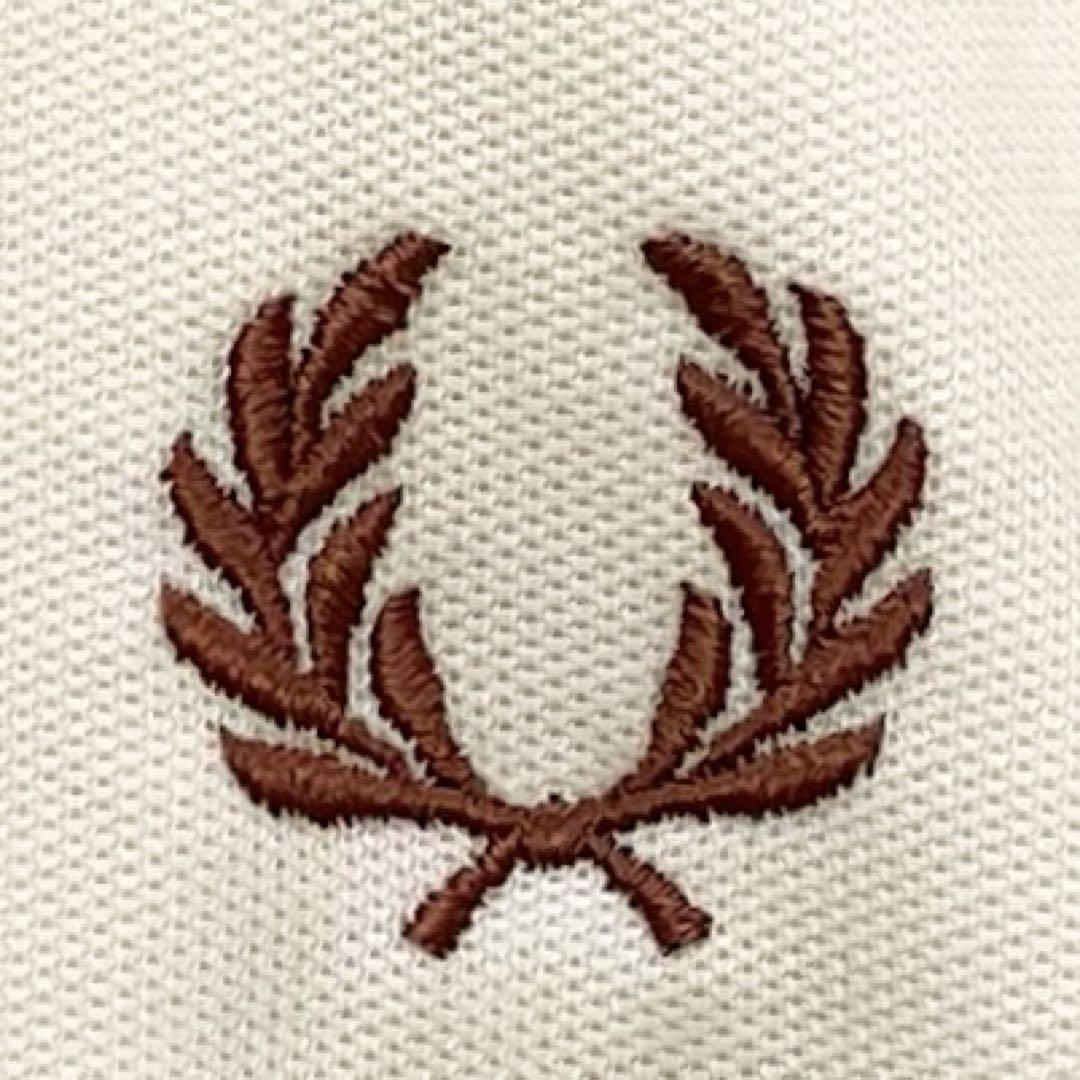 人気　FRED PERRY コントラスト テープ トラックジャケット　ロゴ
