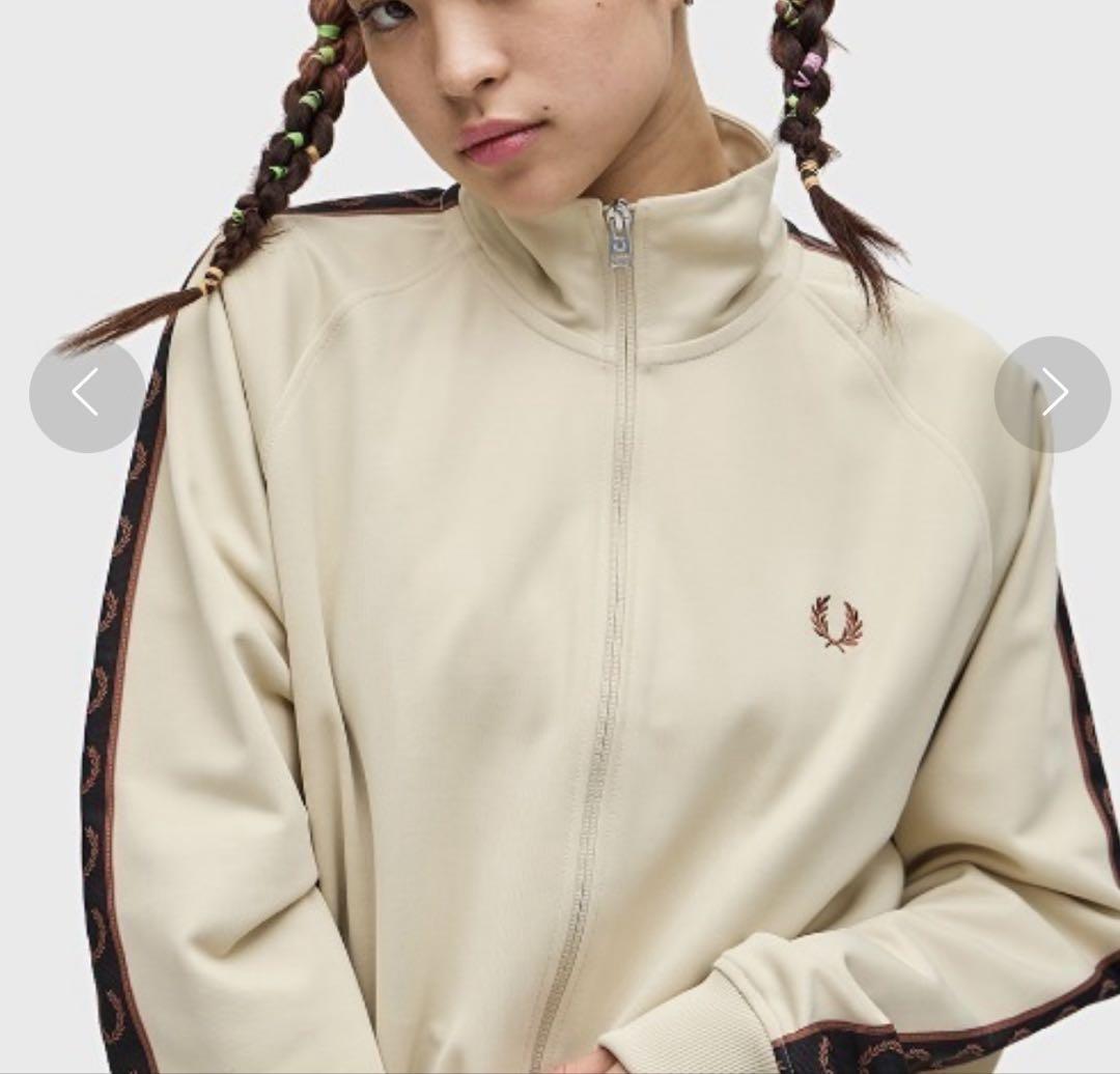 人気　FRED PERRY コントラスト テープ トラックジャケット　ロゴ