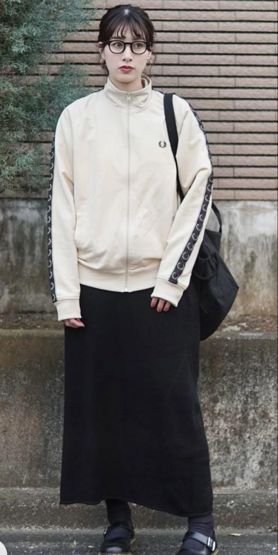 人気　FRED PERRY コントラスト テープ トラックジャケット　ロゴ