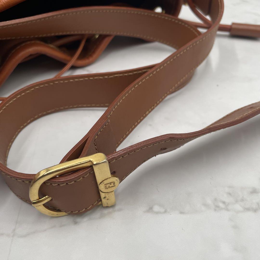 【美品】 FENDI ショルダーバッグ ペカン 巾着 ポーチ ゴールド金具 美品】 FENDI ショルダーバッグ ペカン 巾着 ポーチ ゴールド