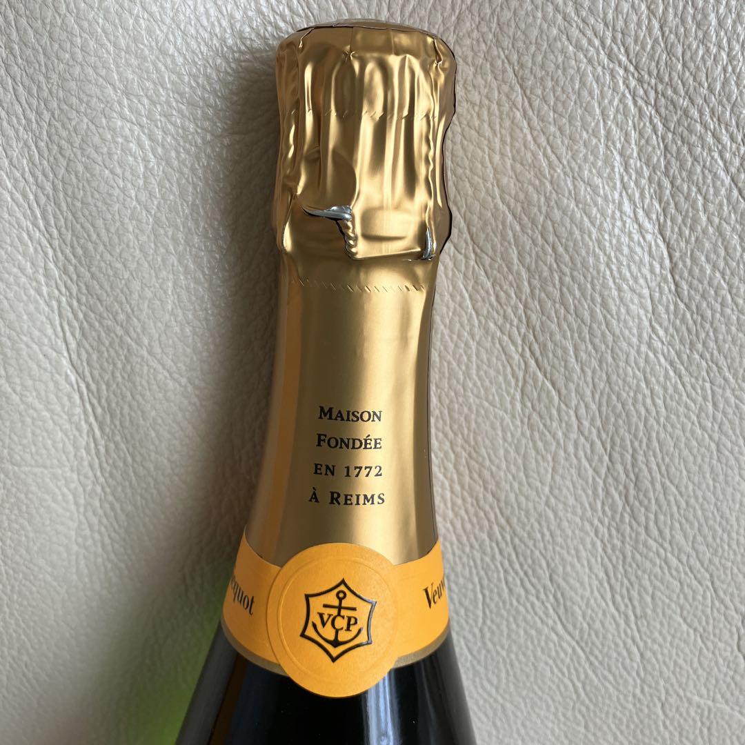 M　ヴーヴ・クリコ イエロー・ラベル・ブリュット 750ml シャンパン