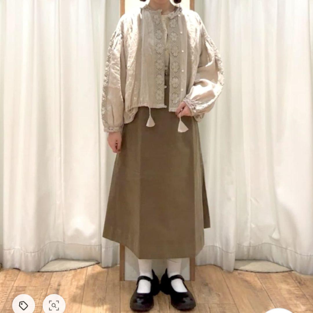ツハル リネン裾絞りレースブラウス 新品タグ付き - メルカリ