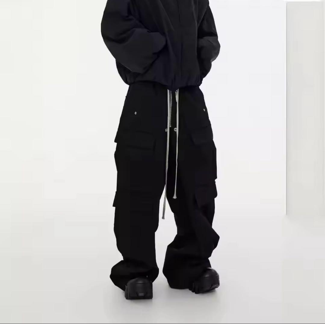プラダ カーゴパンツ 黒 サイドポケット付き 話題 PRADA◇Re-Nylon スリムフィットパンツ バックル付ポケット