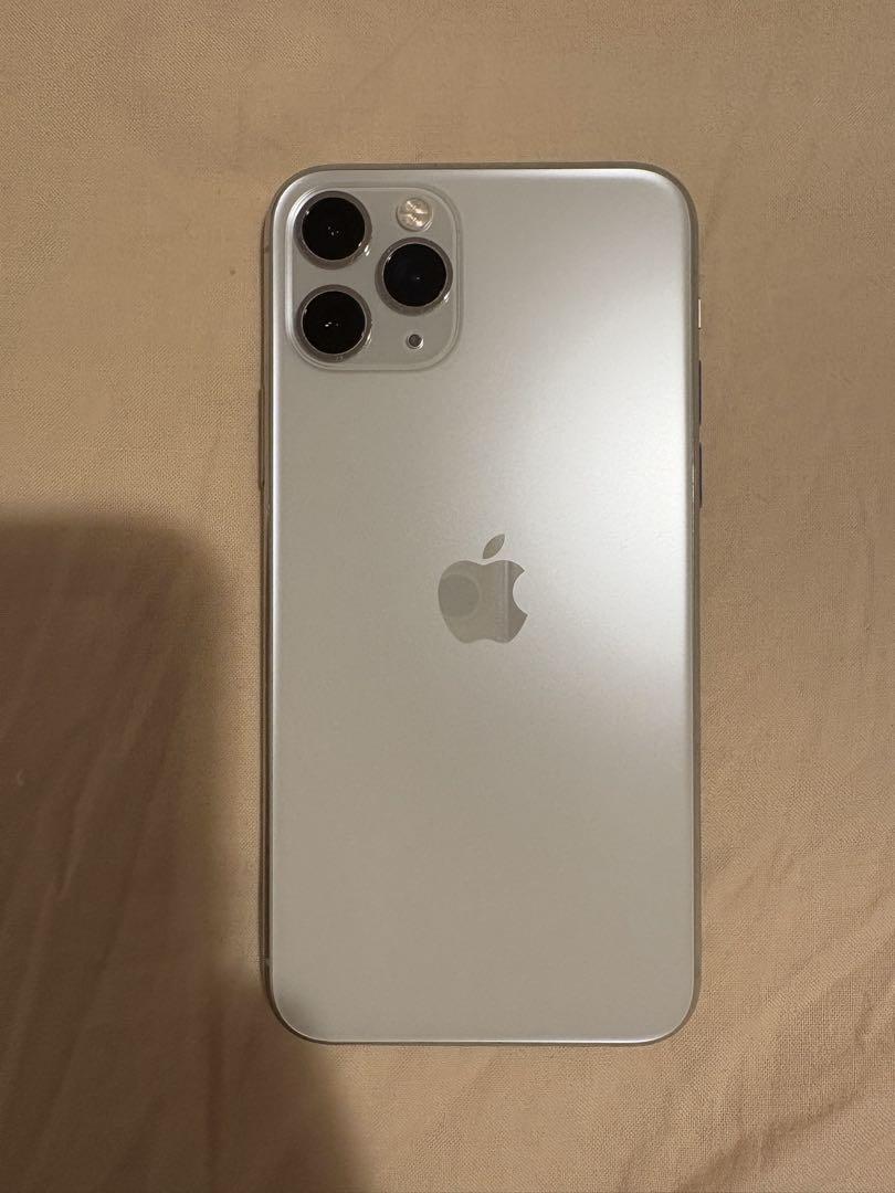 iPhone11pro 画面にひび割れあり