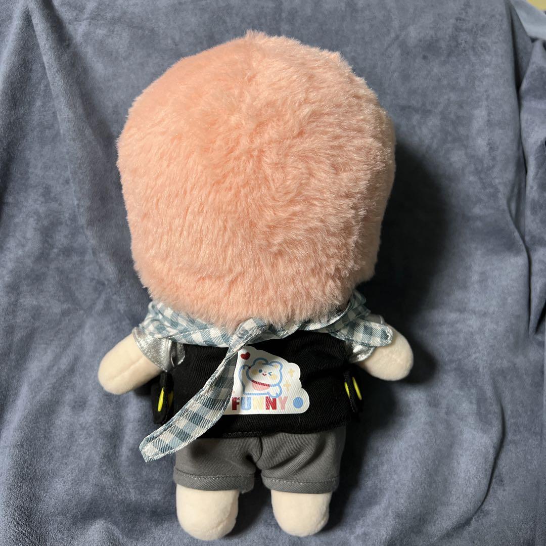 ウジ ぬいぐるみ 20cm 新品 マスター セブチ seventeen - メルカリ