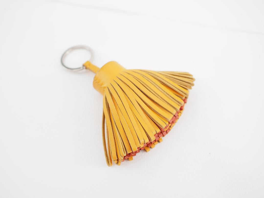 セール 美品 HERMES エルメス カルメン　チャーム　レザー　キーリング