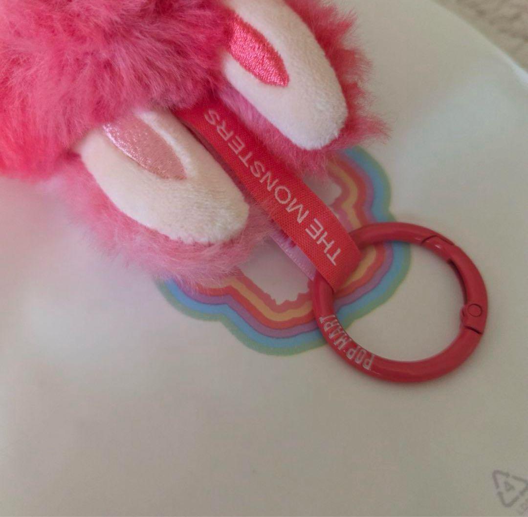【正規品】LABUBU ラブブ　エナジー ぬいぐるみネックレス　LOVE 赤 正規品】ラブブ Big into Energy エナジー LOVE 赤 - メルカリ