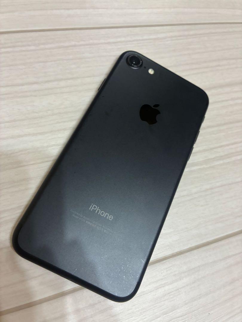 Apple iPhone 7 ブラック 本体