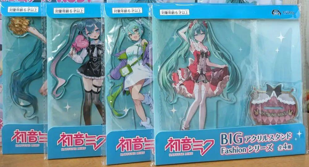 初音ミク　フィギュア＆アクリルスタンド