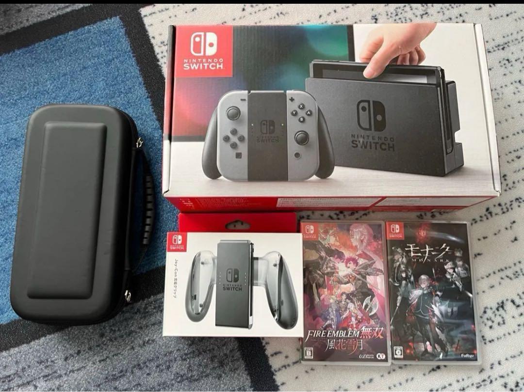 Nintendo Switch本体 充電グリップ ハードケース ソフト2本