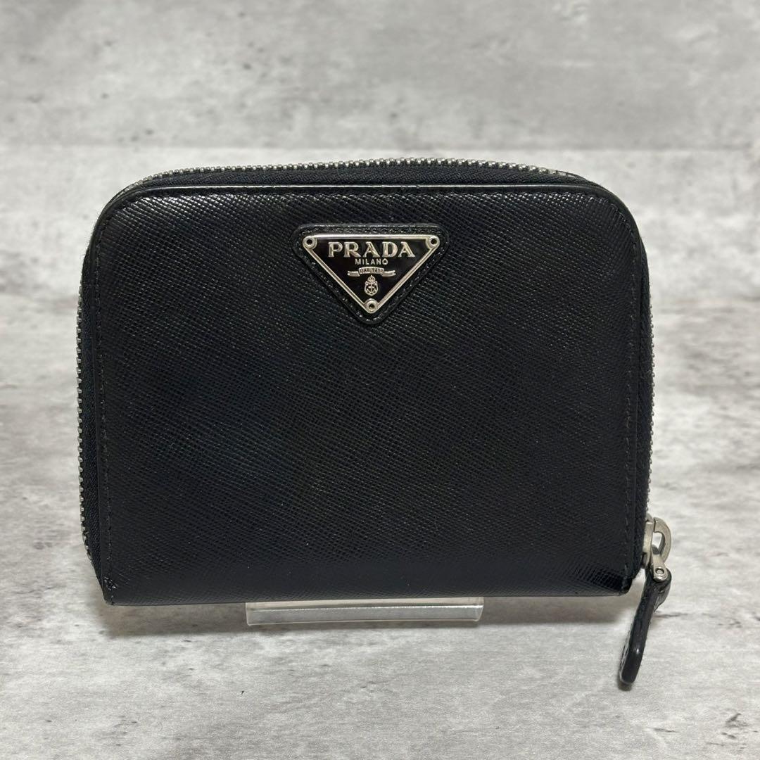 【良品✨】プラダ 二つ折り財布 三角ロゴ レザー ラウンドファスナー 黒 美品】PRADA プラダ 三角ロゴプレート ラウンドファスナー 二