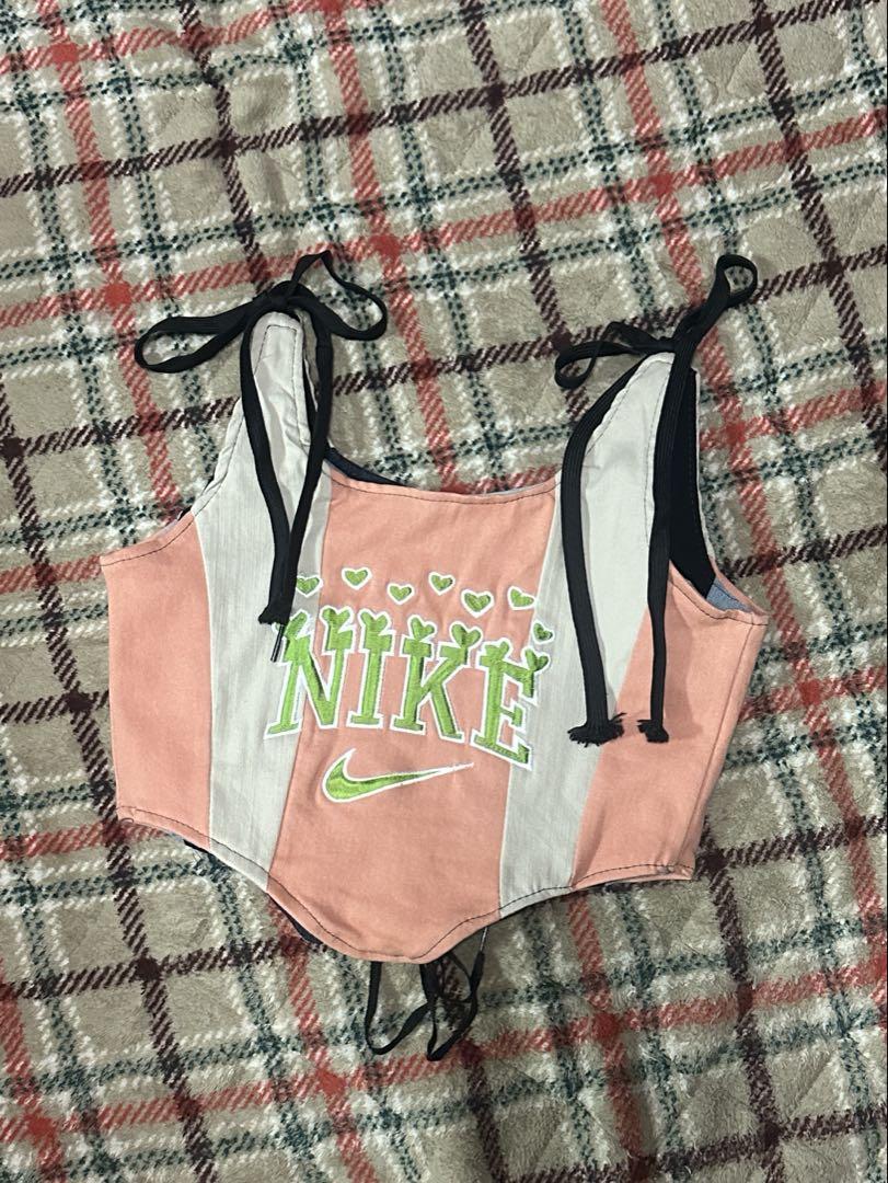 新品　NIKE リメイク　デニムビスチェ　フリーサイズ Nike ビスチェ デニム リメイク ピンク - メルカリ