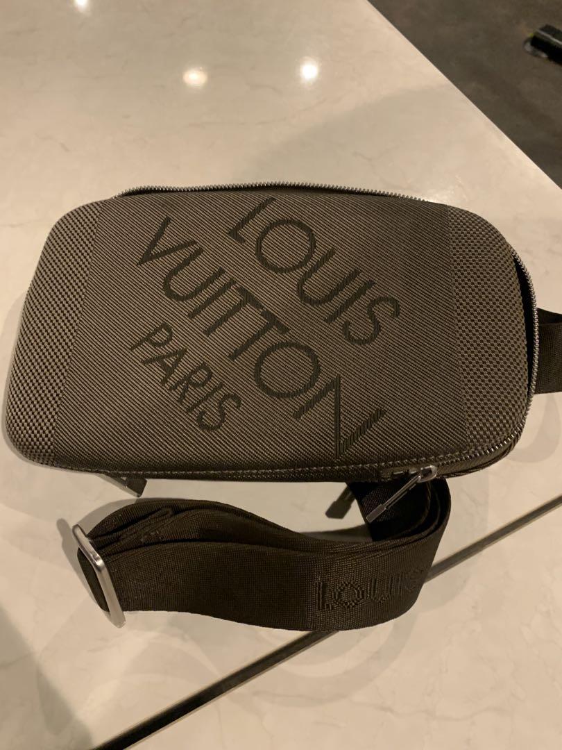 LOUIS VUITTON ヴィトン　スマホショルダーバッグ