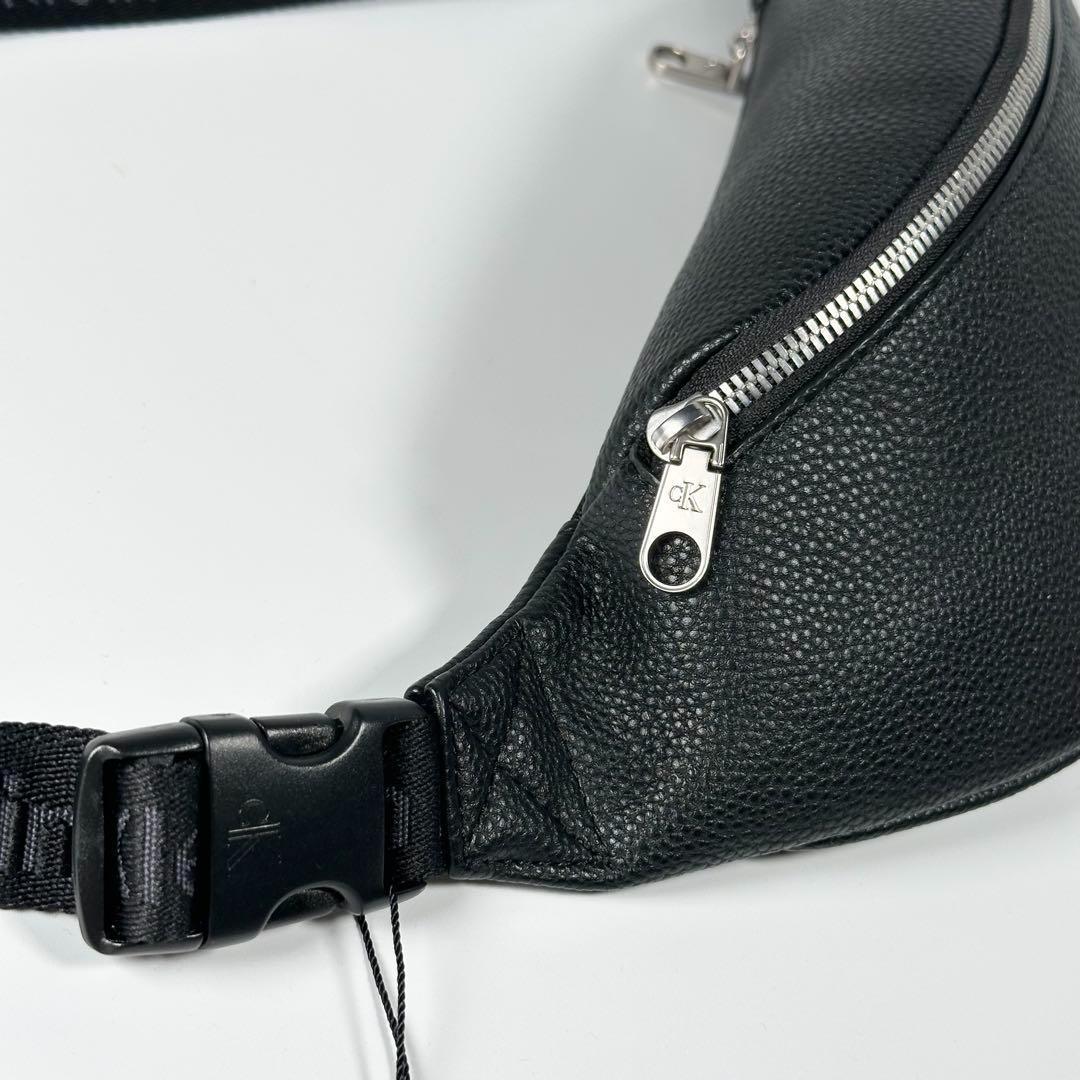 ラス1 新品   CKロゴ シボ ボディーバッグ ブラック ラス1 新品 Calvin Klein CKロゴ シボ ボディーバッグ ブラック