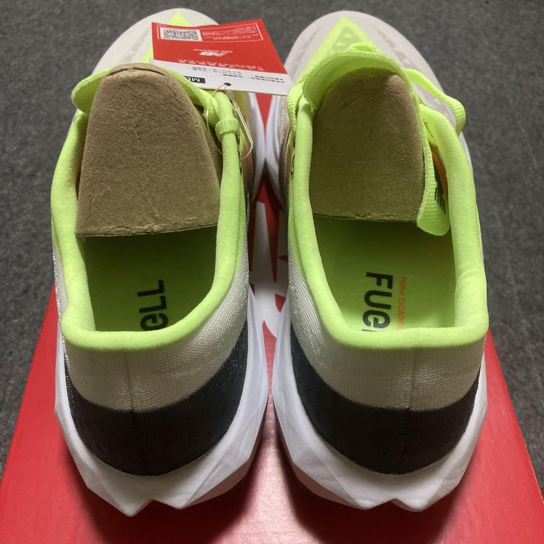 新品　ニューバランス FuelCell Pvlse v1