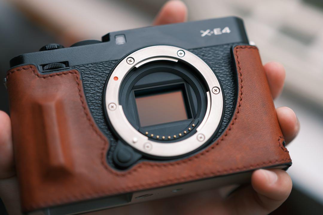 FUJIFILM X-E4＋XF27mmf2.8rWR＋レザーケース