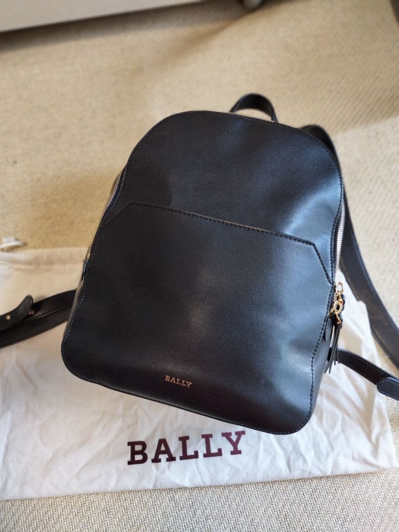 驚きの値段で】 BALLY リュック ブラック 本革 レディース