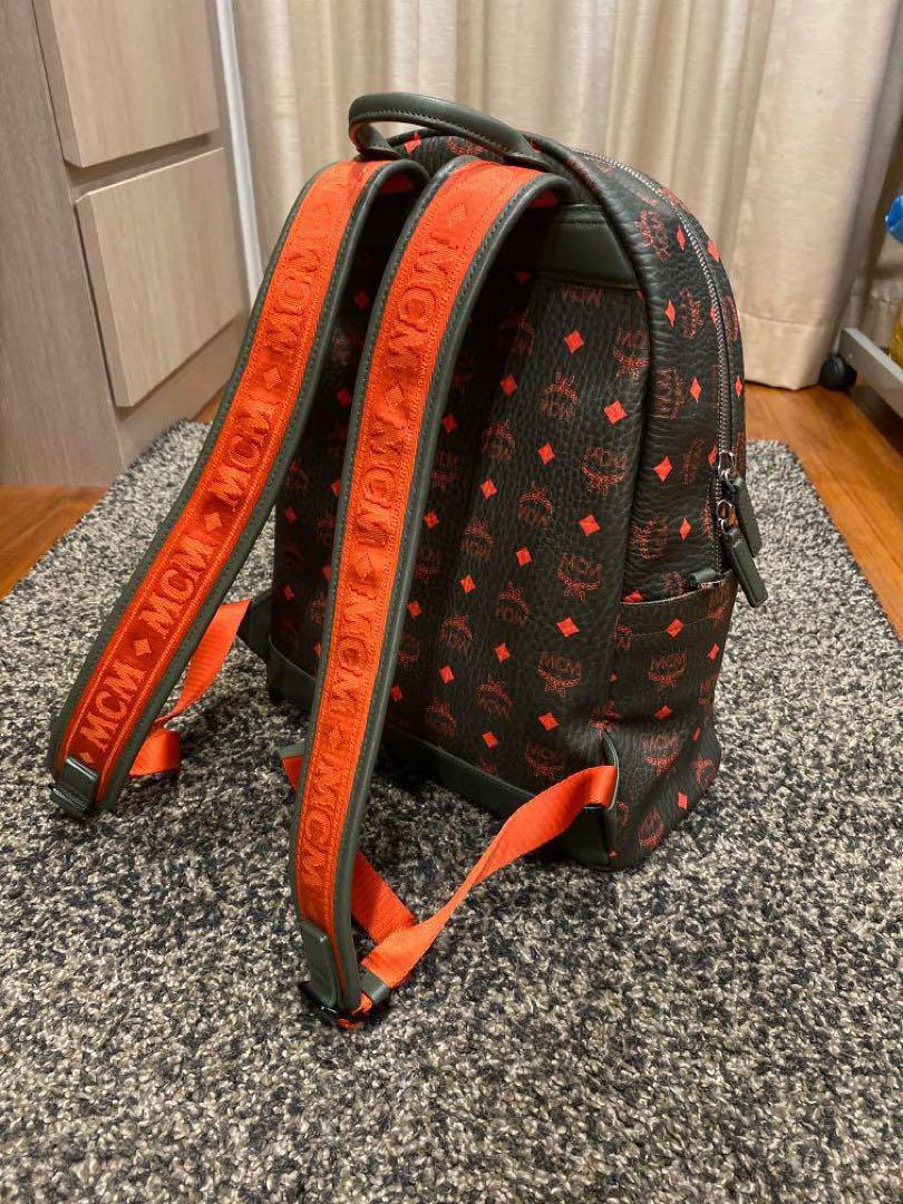 MCM バックパック PVC×レザー カーキ×オレンジ - メルカリ MCM バックパック PVC×レザー カーキ×オレンジ - メルカリ