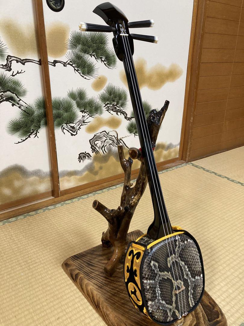 沖縄三線！貴重！知念大工型！本蛇皮、本張り (一枚張り)