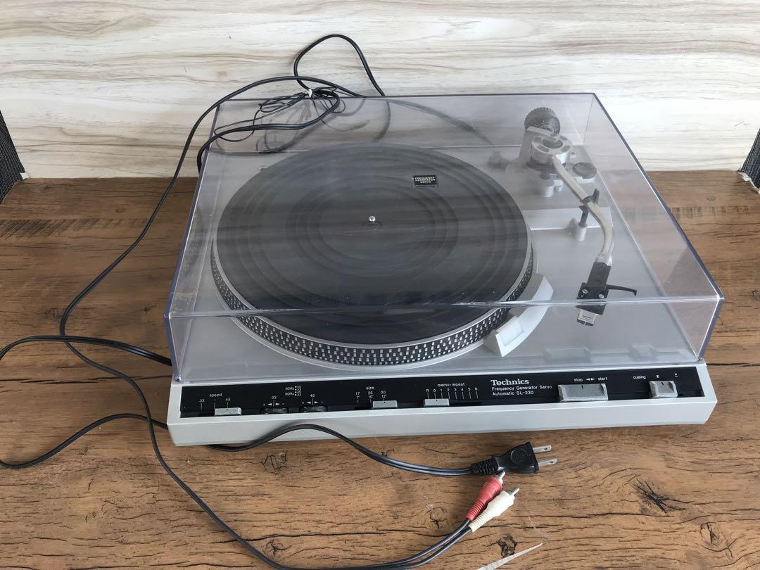 Technics SL-230 レコードプレーヤー本体(F110)