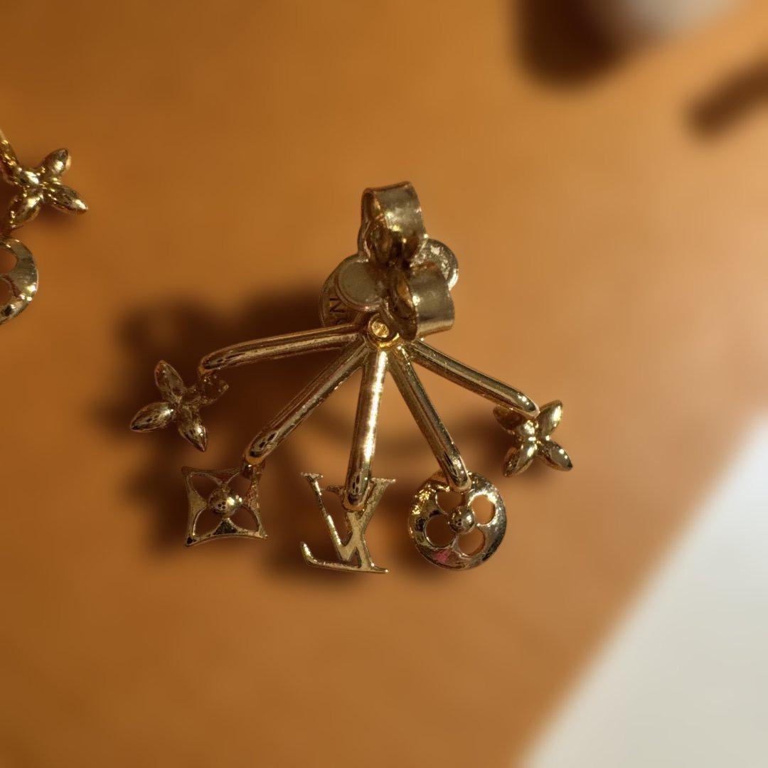 【１着でも送料無料】 Louis メルカリ - パールモチーフピアス Vuitton アクセサリー