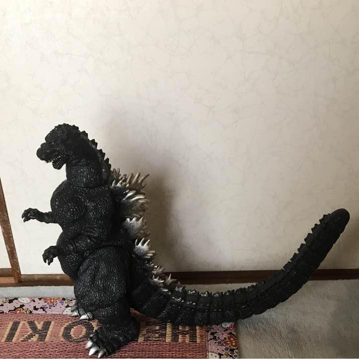 ゴジラフィギュア
