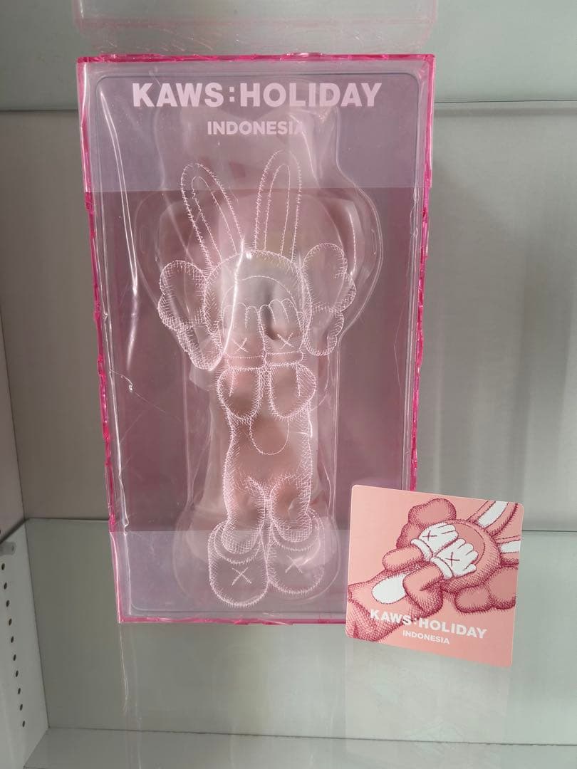 KAWS:HOLIDAY フィギュア Indonesia PINK