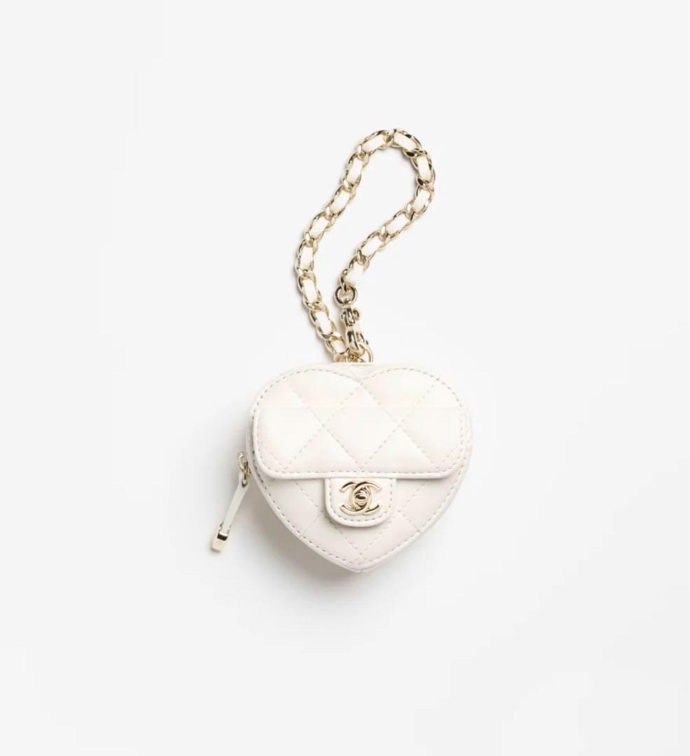 【CHANEL】25B ハートで惹きつける♪ミニバッグチャームシャネル CHANEL - 新品未使用 シャネル ハートチェーンバッグ 25B 最新作