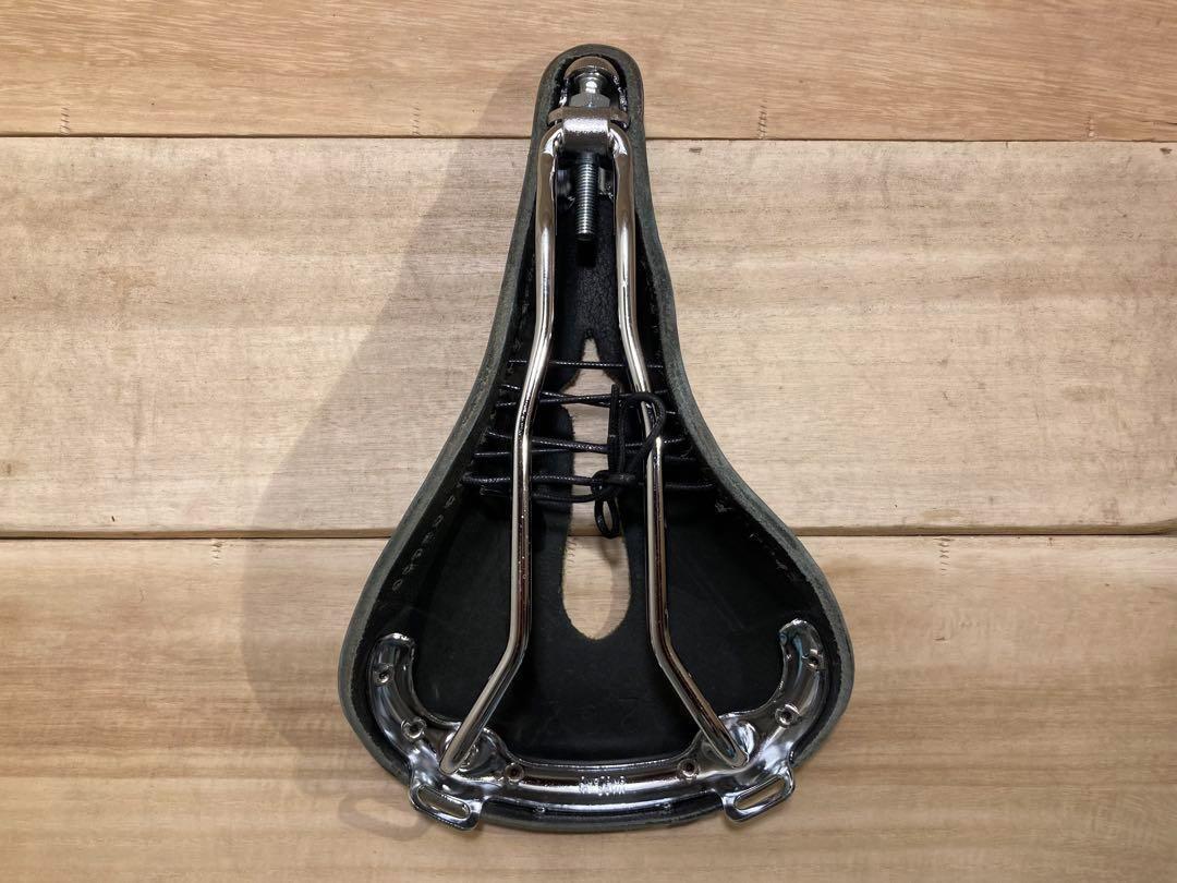 新品 正規品!!  BROOKS 未使用 レザーサドル Carved Black B17 パーツ