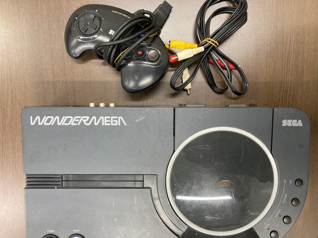 セガ-ワンダーメガ 本体 ジャンク品 コントローラー1個 ソフト２個傷や汚れあり