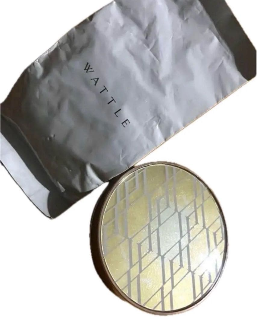 WATTLE クッションファンデーション 本体とレフィル