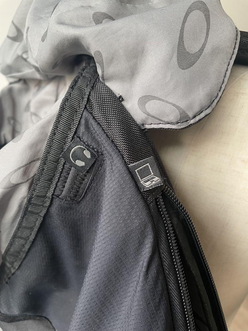 OAKLEY オークリー バックパック バッグ 90s トラビス archive