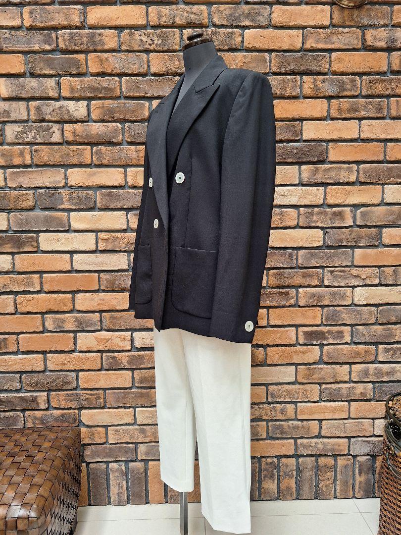 美品　MaxMara 　白タグ　墨黒　ダブル　ジャケット　長袖　肩パッド入り 美品 MaxMara 白タグ 墨黒 ダブル ジャケット 長袖 肩パッド入り