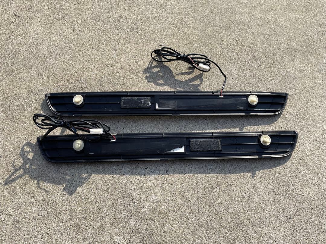 仕事 ゼロクラウン 純正OP スカッフイルミネーション 光る スカッフプレートやや傷や汚れあり