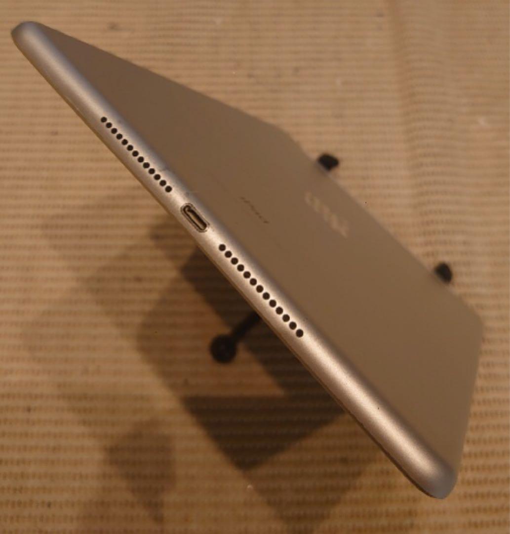 完動品SIMフリー美品iPad第6世代(A1954)本体32GB送料込2JF8D 2JF8D 完動品SIMフリーiPad第6世代(A1954)本体32GB送料込