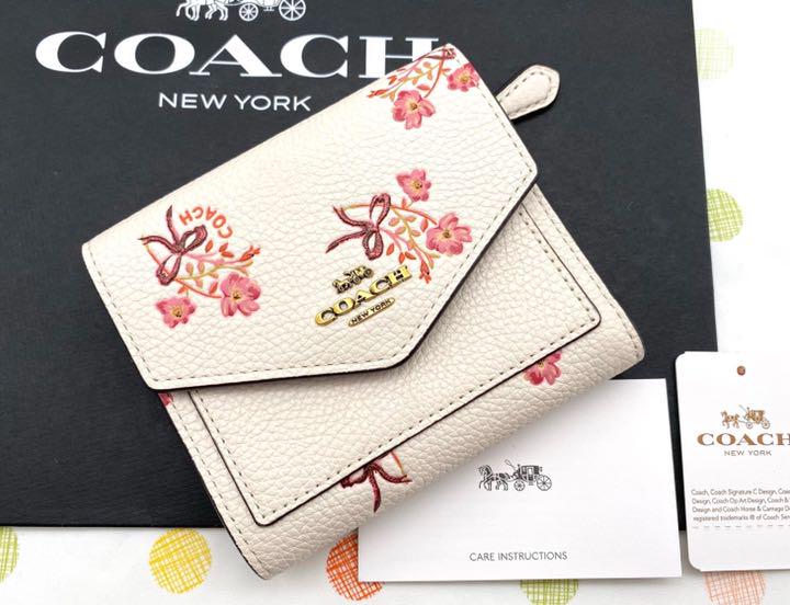 新品 未使用 COACH コーチ 財布 折財布 チョーク 花柄 バッグ