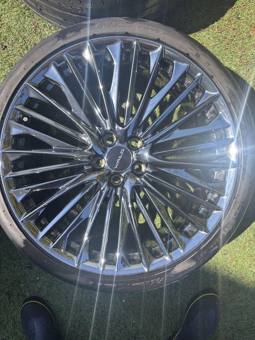 アルファード WALD 21インチホイールとタイヤのセット 245/35R21
