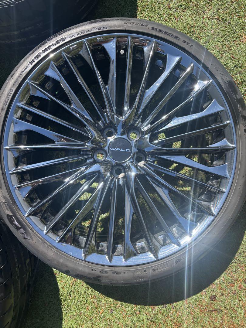 アルファード WALD 21インチホイールとタイヤのセット 245/35R21