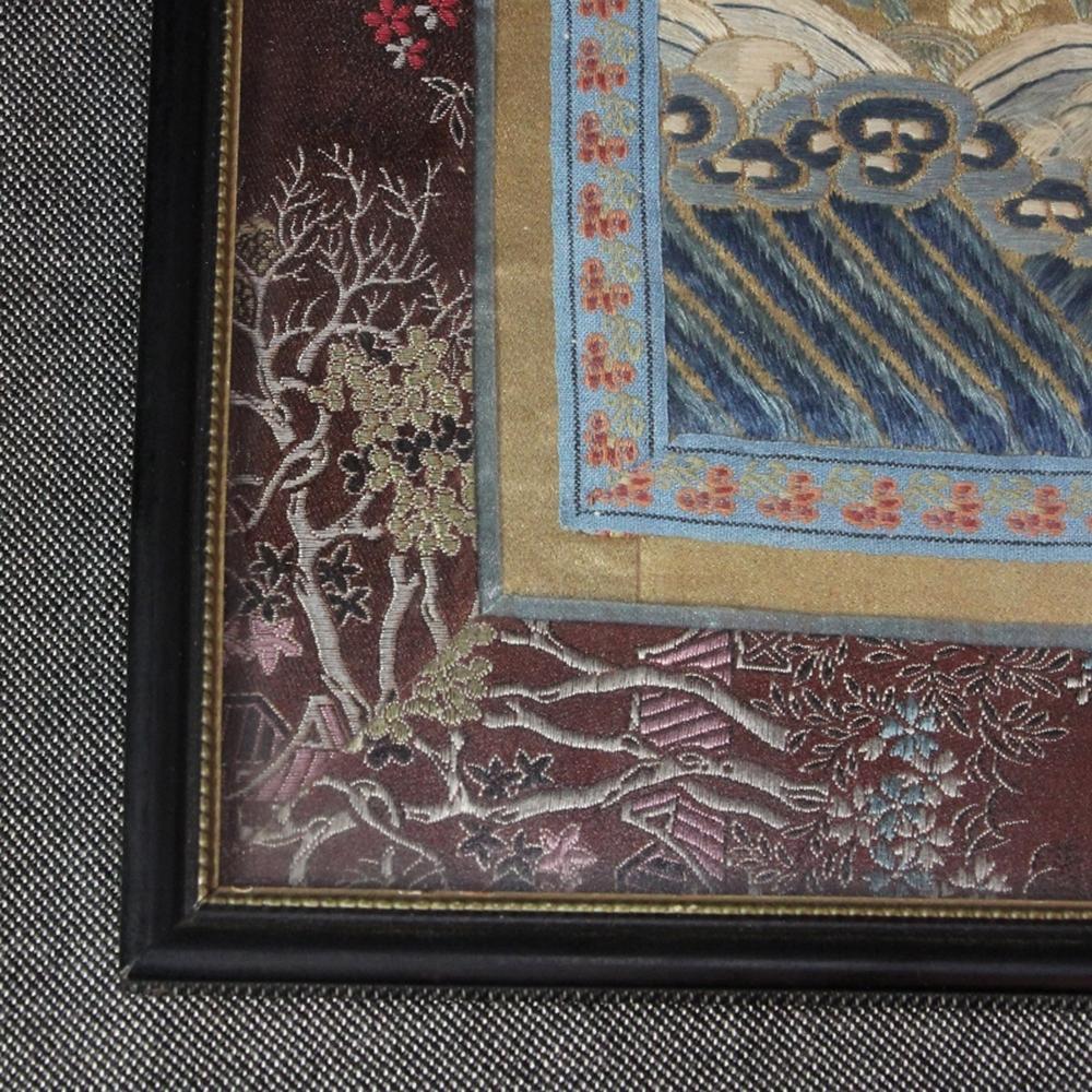 繍】☆ 織繍 黄緞地花卉紋繍片 ☆清朝期牡丹 海波 刺繍文様文房清供