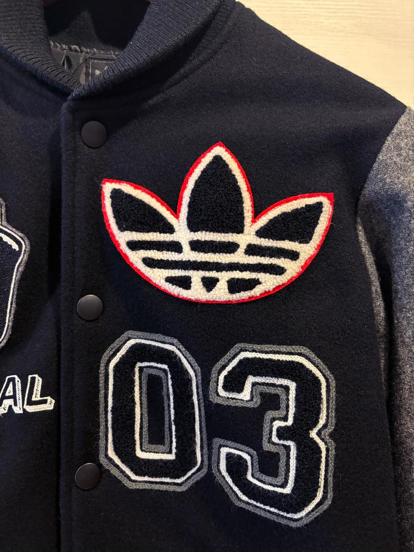 adidas　刺繍ワッペンデザイン スタジャン S