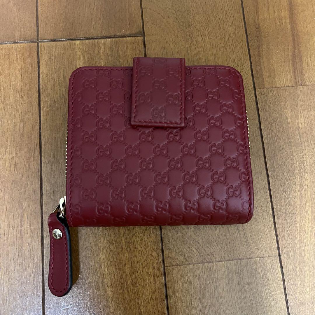 GUCCI 二つ折り財布 赤 レディース