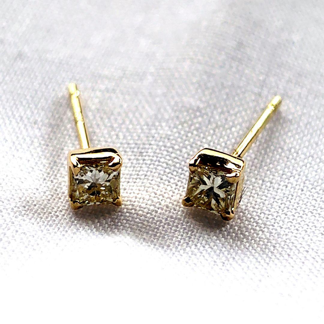 K18YG プリンセスカット・ダイヤモンドピアス