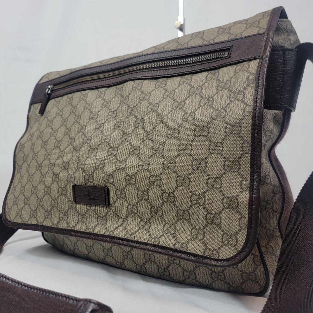 【大容量】GUCCI メッセンジャーバッグ GGスプリーム A4可能 斜め掛け GUCCI メッセンジャーバッグ 斜め掛け GGスプリーム ロゴ